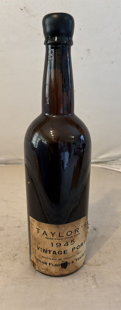 Taylor's 1945 Vintage Port -bottom shoulder