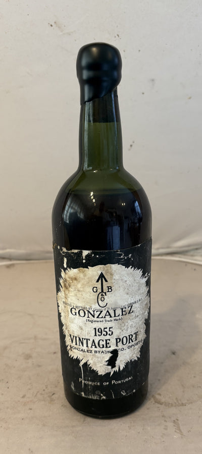 Gonzalez 1955 Vintage Port - mid shoulder